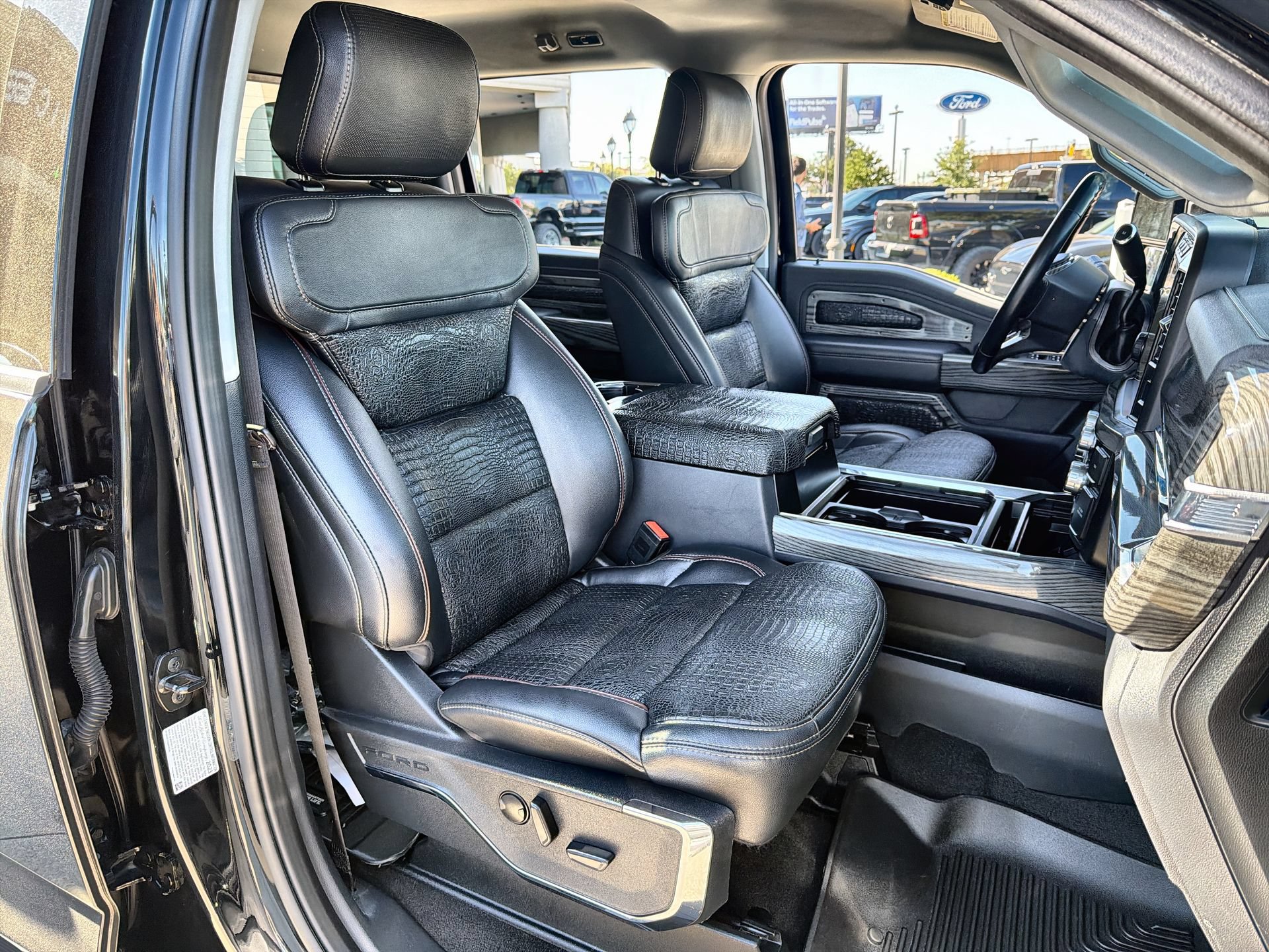 Certified 2023 Ford F450 Lariat w/ Lariat Ultimate Package AWD/4WD image 24
