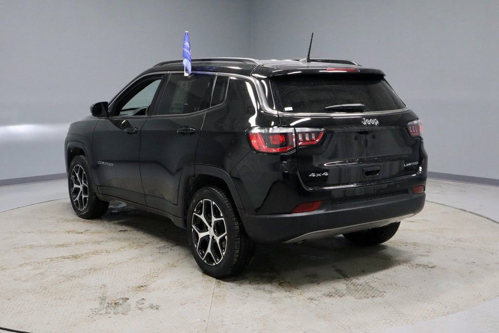Used 2024 Jeep Compass Limited image 3