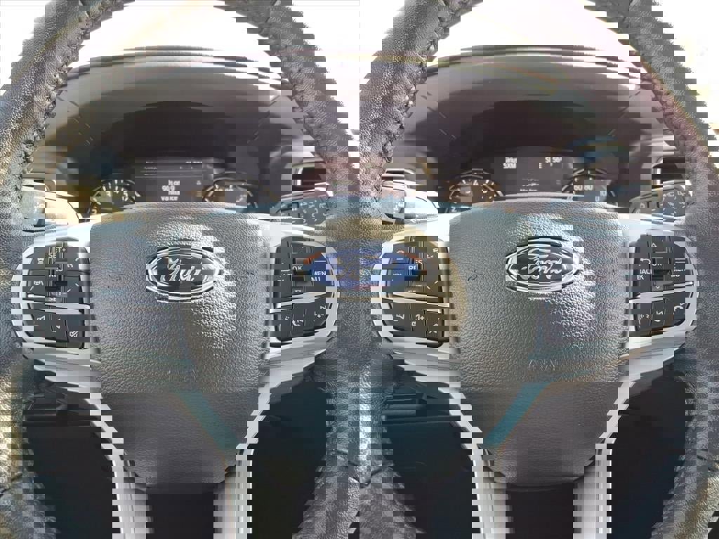 Certified 2022 Ford Explorer XLT w/ Equipment Group 202A image 23