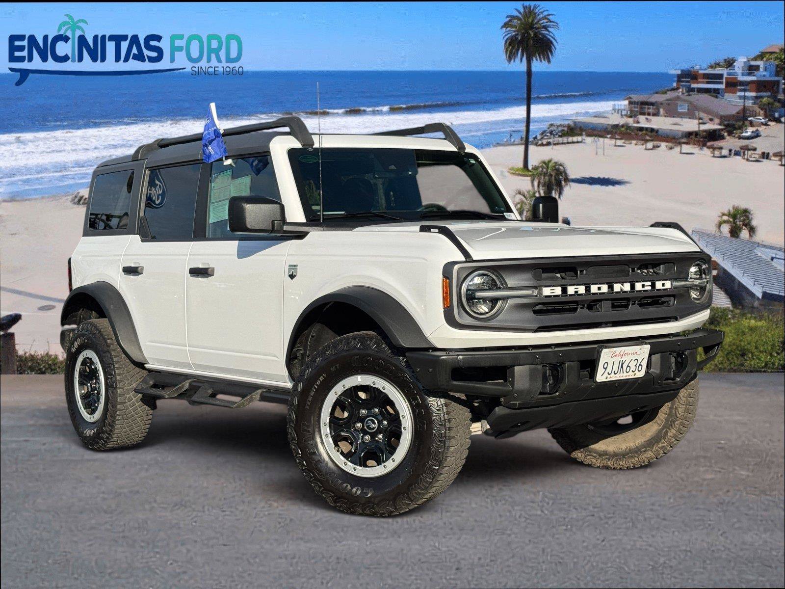 Certified 2023 Ford Bronco Big Bend w/ Sasquatch Package AWD/4WD image 1