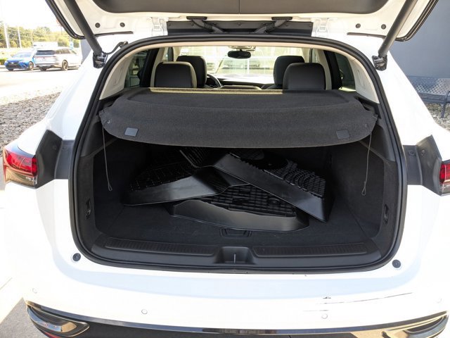 Used 2023 Buick Envision Essence w/ Technology Package I image 33