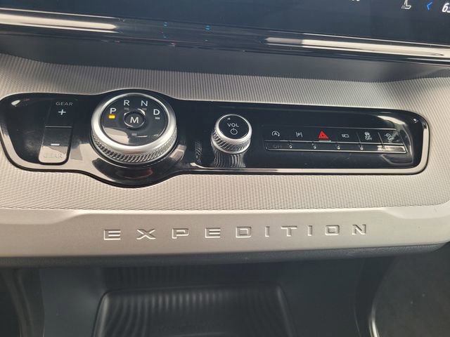 Certified 2025 Ford Expedition Active image 24