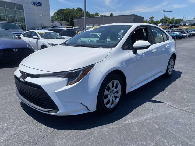 Used 2024 Toyota Corolla LE FWD image 3