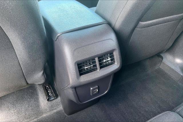 Used 2024 Chevrolet Equinox LT FWD image 33