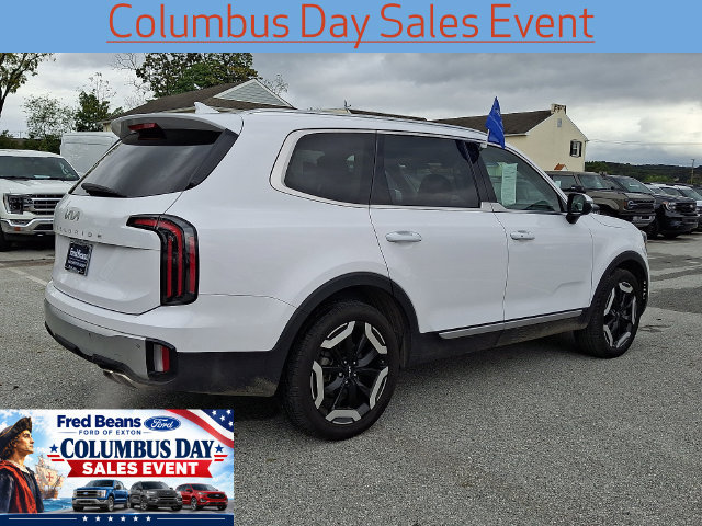 Used 2024 Kia Telluride EX w/ EX Captain's Chair Package FWD image 11