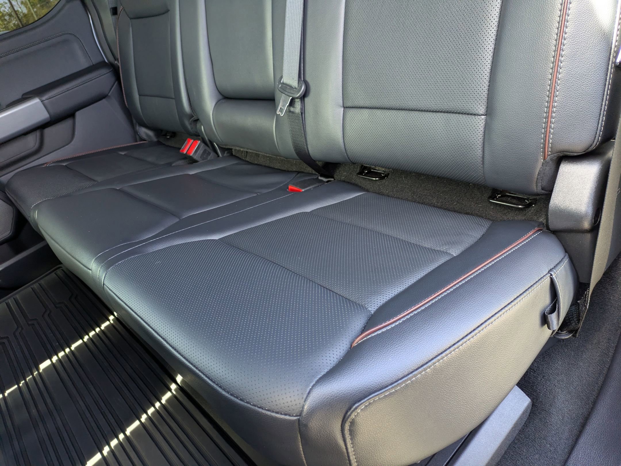 Certified 2024 Ford F350 Lariat w/ Chrome Package image 31