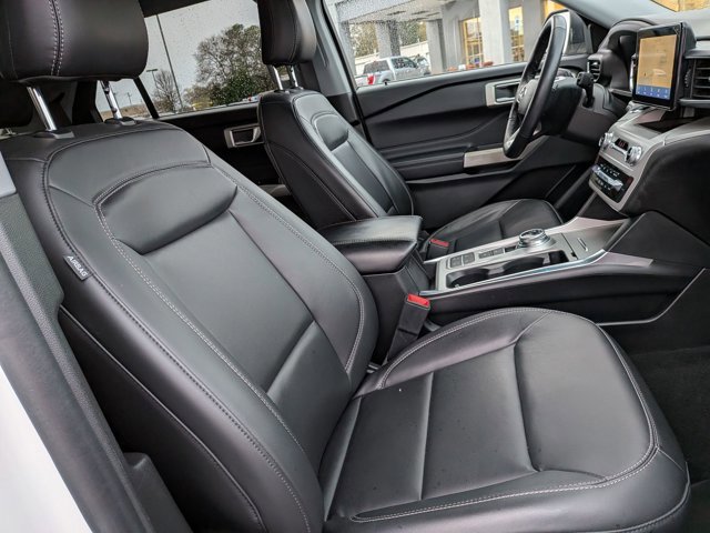 Certified 2023 Ford Explorer XLT w/ Equipment Group 202A image 31