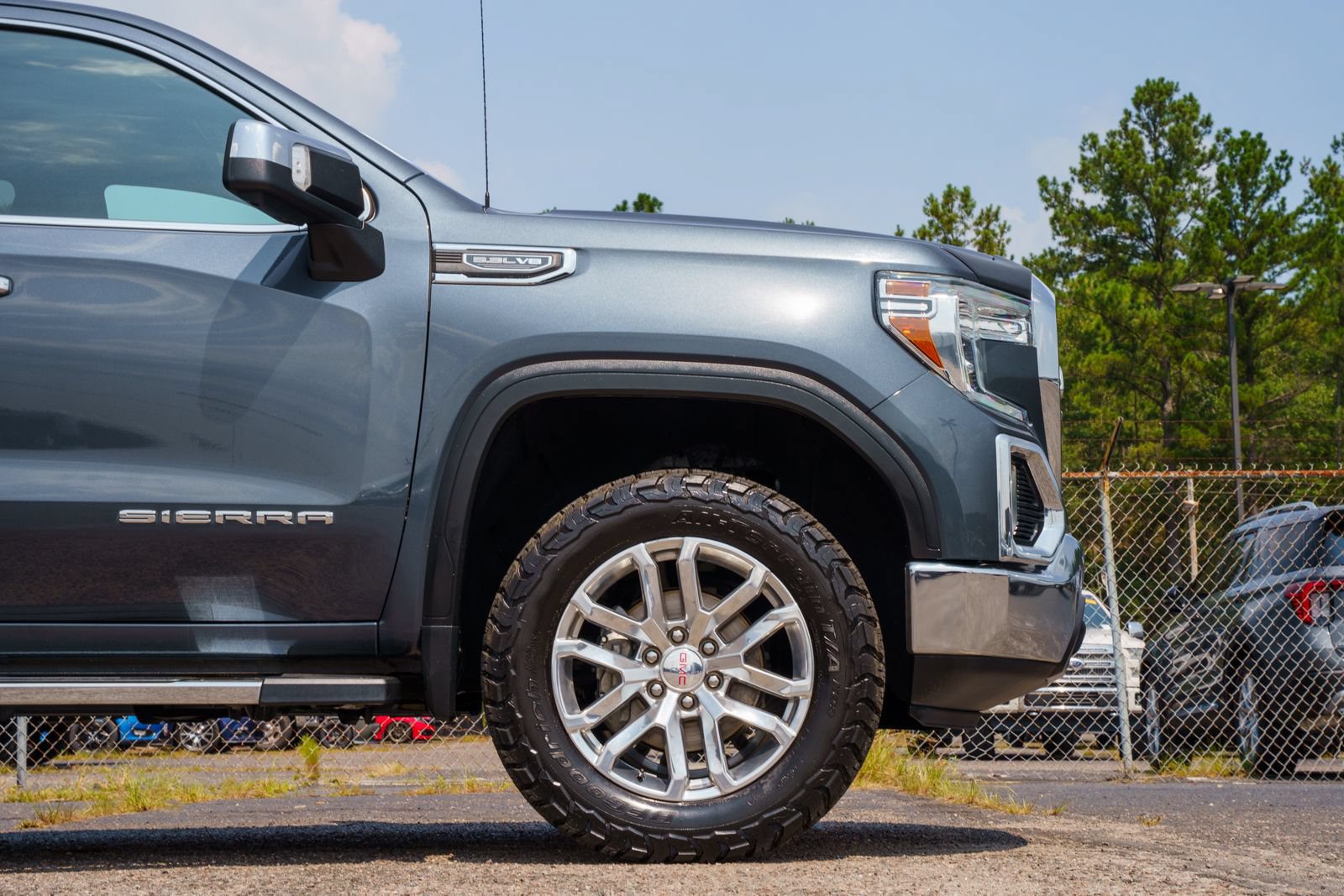 Used 2021 GMC Sierra 1500 SLT AWD/4WD image 10