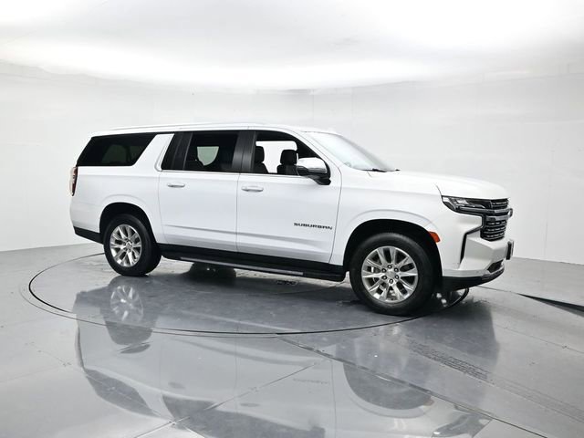 Used 2023 Chevrolet Suburban Premier image 3