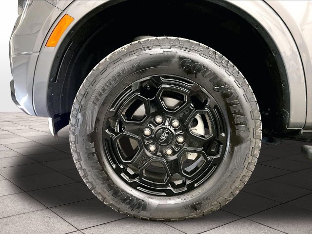 Certified 2025 Ford Ranger XLT w/ Black Appearance Package AWD/4WD image 8