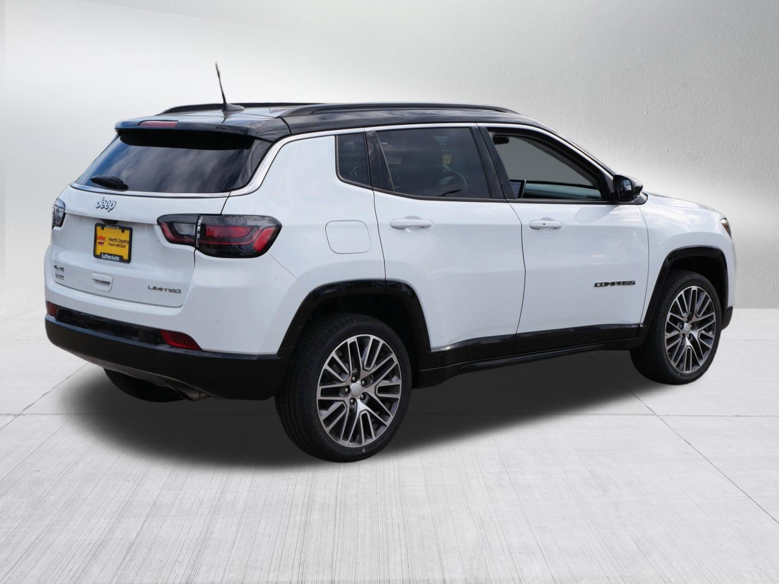 Used 2022 Jeep Compass Limited w/ Elite Group AWD/4WD image 7
