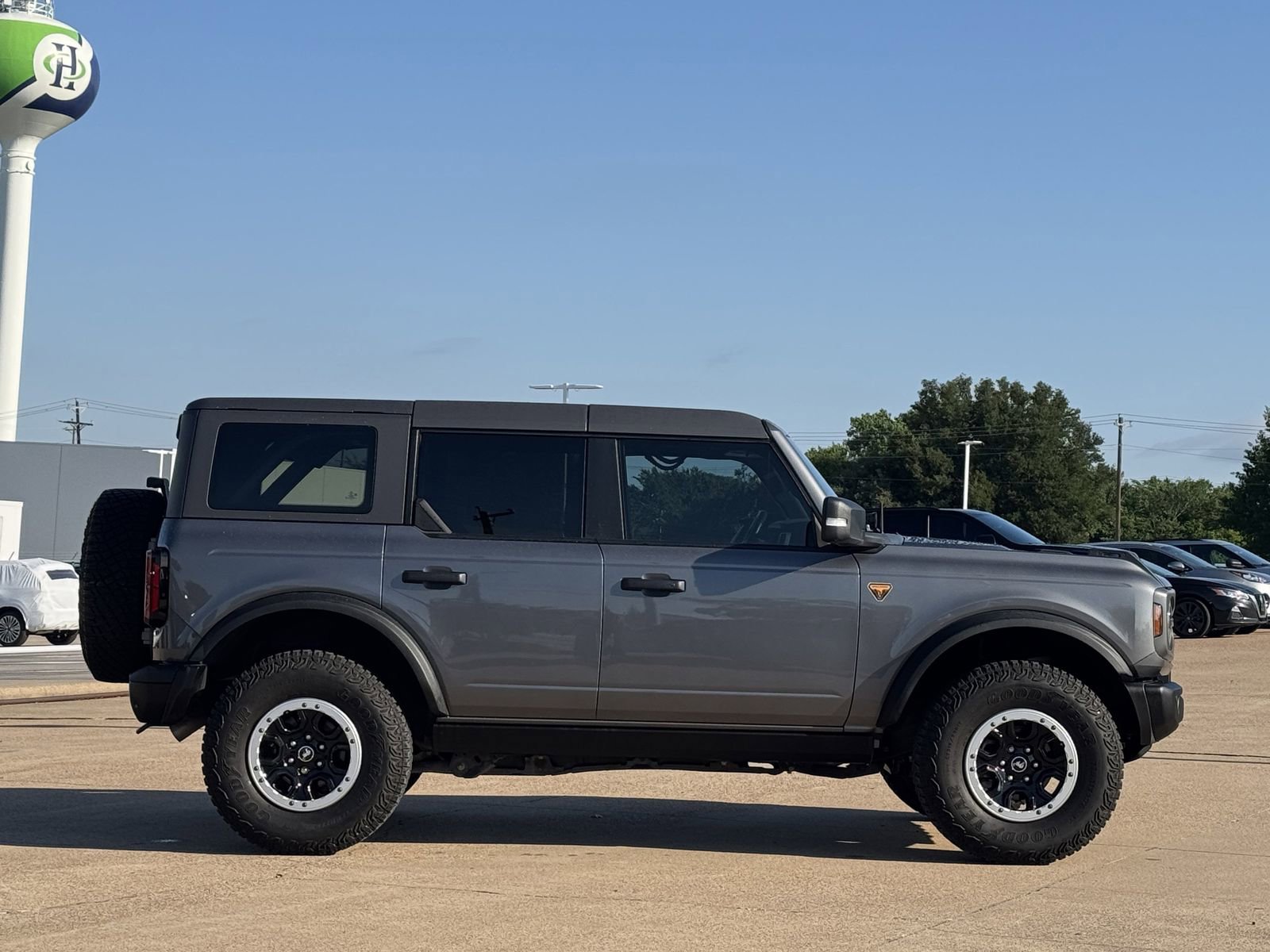 Certified 2023 Ford Bronco Badlands w/ Sasquatch Package AWD/4WD image 3