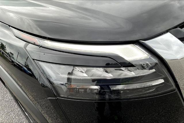 Used 2025 Nissan Pathfinder SV FWD image 32
