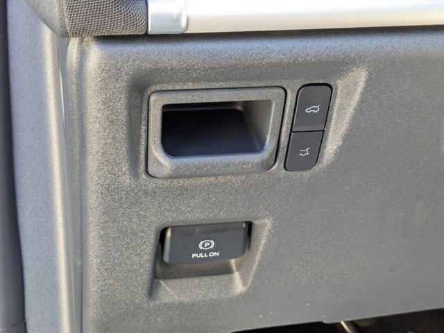 Certified 2025 Ford Expedition Active image 19