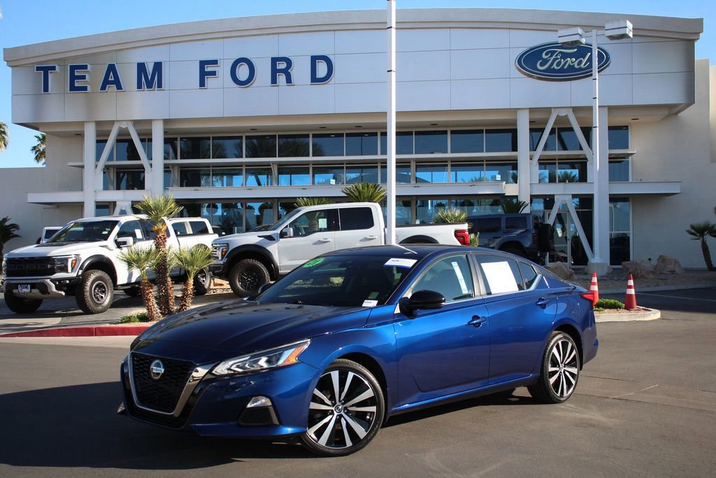 Used 2021 Nissan Altima 2.5 SR w/ SR Premium Package image 2