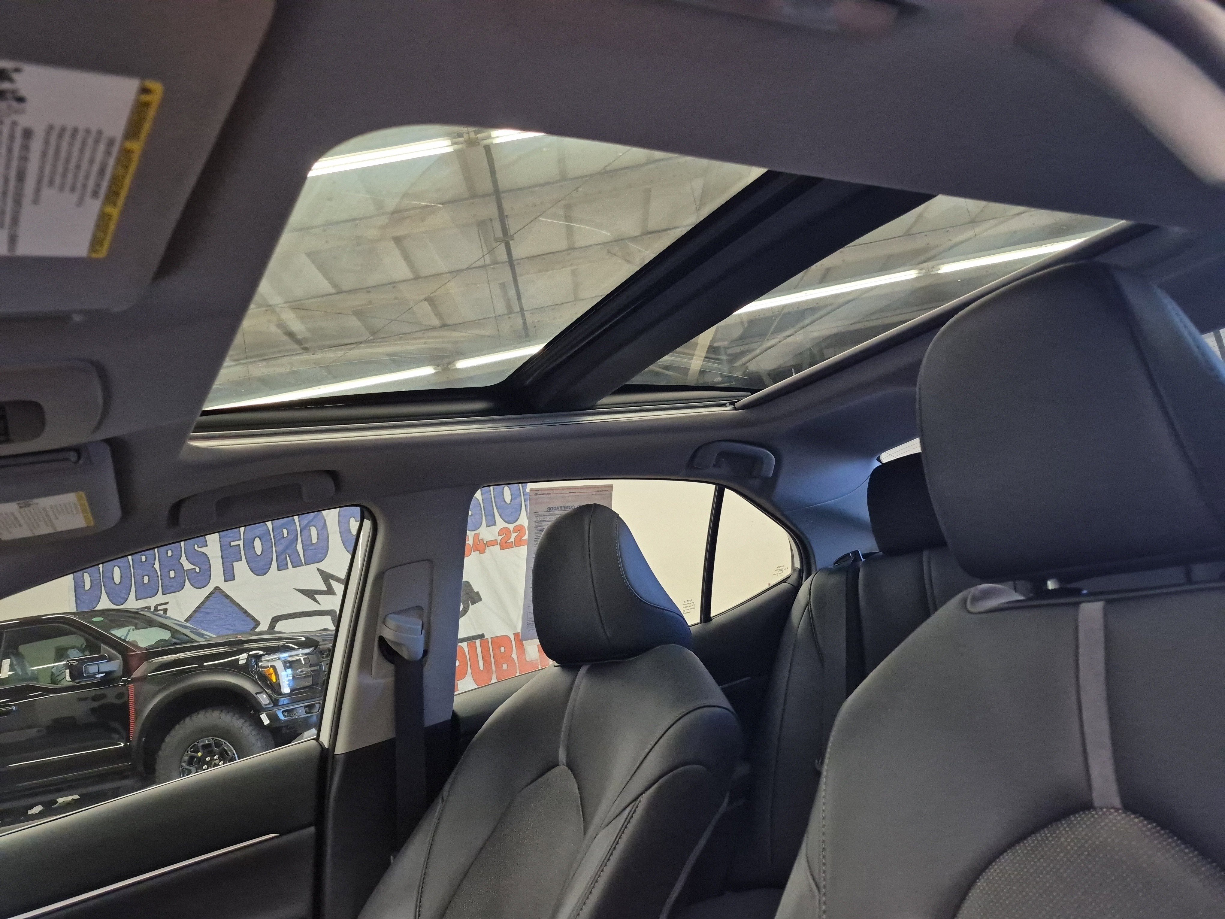 Used 2024 Toyota Camry XLE FWD image 9