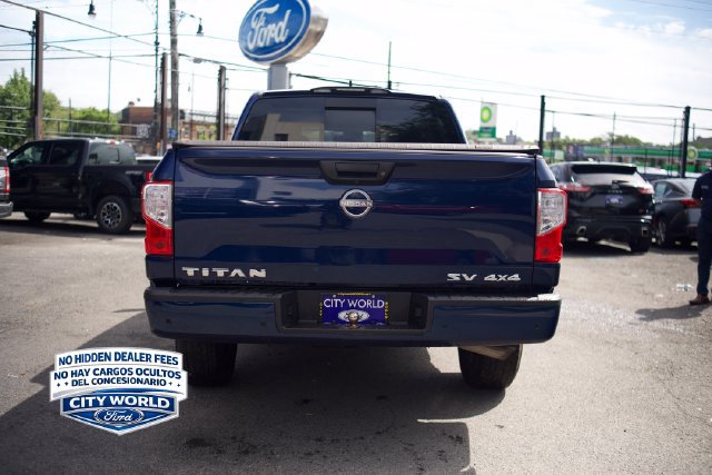 Used 2023 Nissan Titan 4x4 Crew Cab image 3