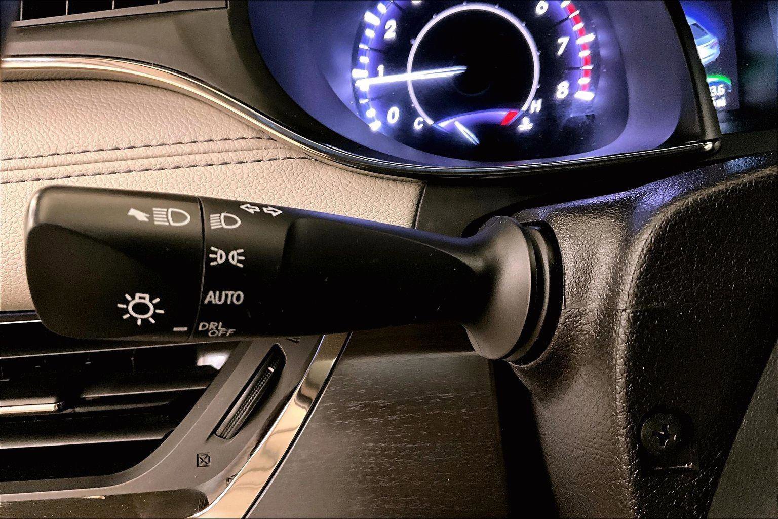 Used 2017 Toyota Avalon Limited w/ All Weather Liner Package image 30