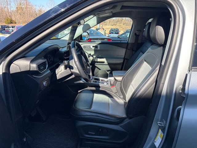 Certified 2022 Ford Explorer XLT w/ Equipment Group 202A image 9