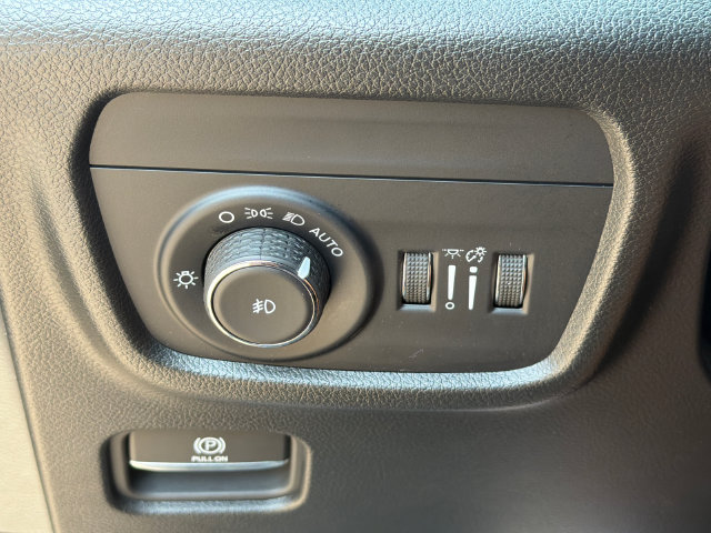 Used 2024 Jeep Grand Cherokee L Limited w/ Luxury Tech Group II AWD/4WD image 33