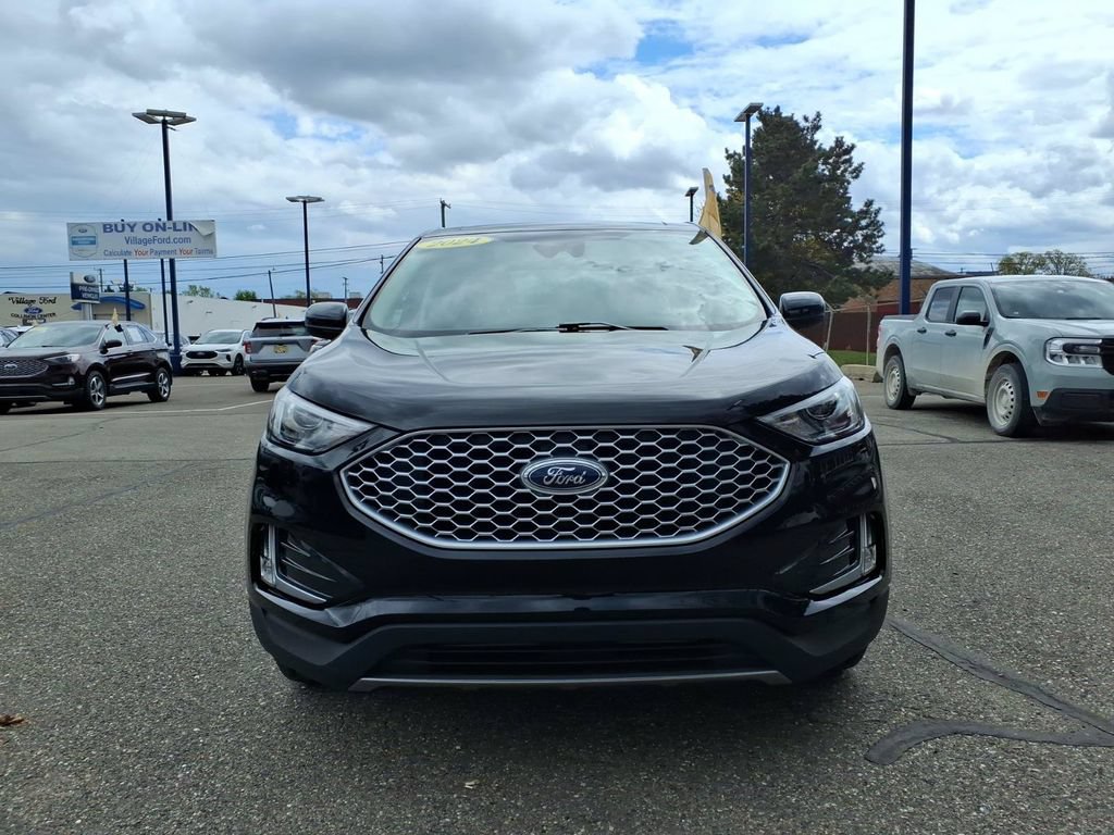 Certified 2024 Ford Edge SEL w/ Convenience Package AWD/4WD image 3
