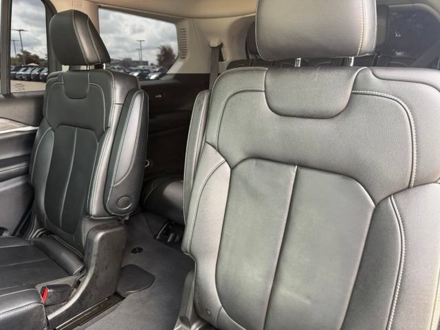 Used 2023 Jeep Grand Cherokee L Limited w/ Black Appearance Package AWD/4WD image 20
