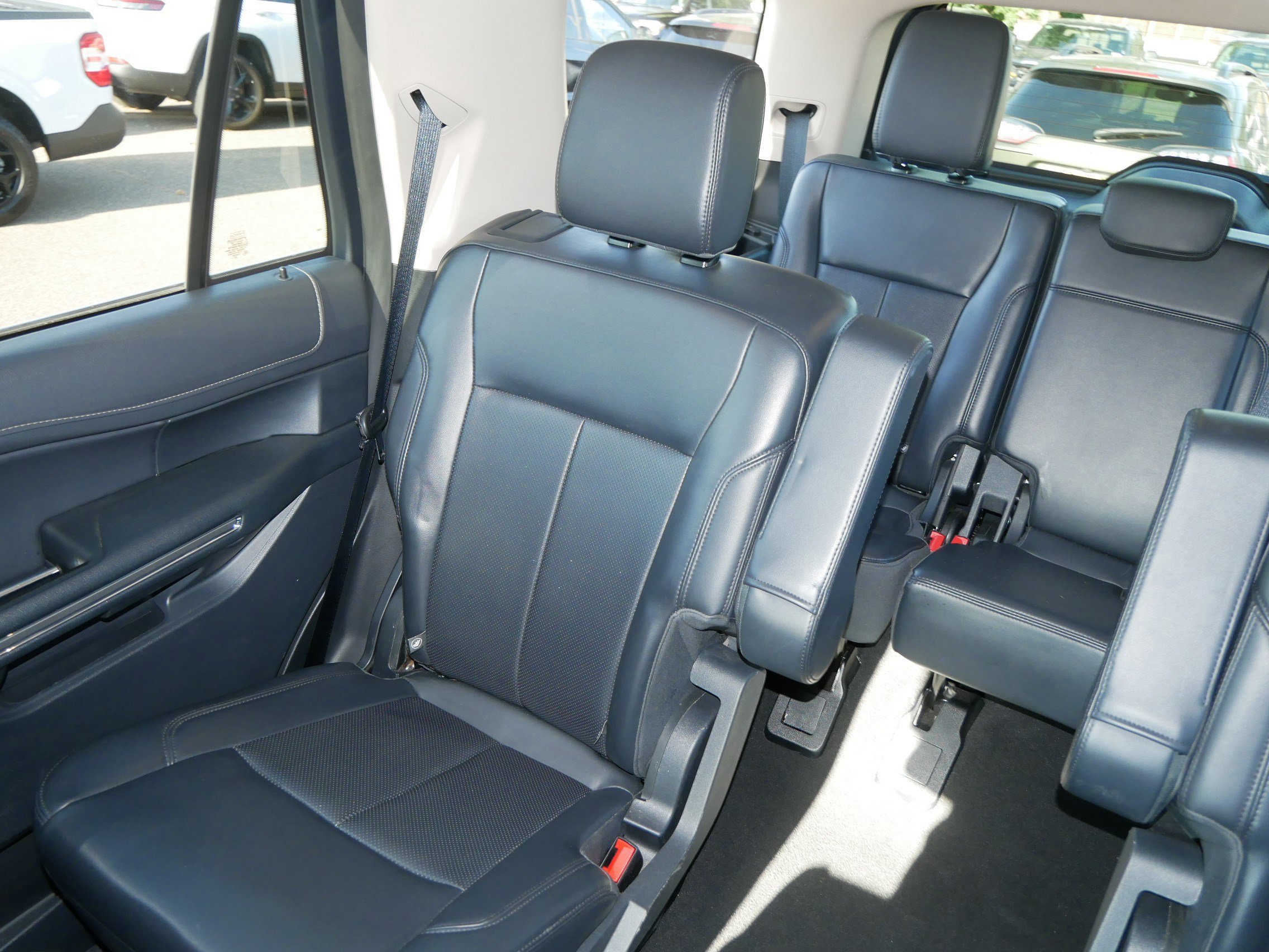 Certified 2024 Ford Expedition XLT image 12