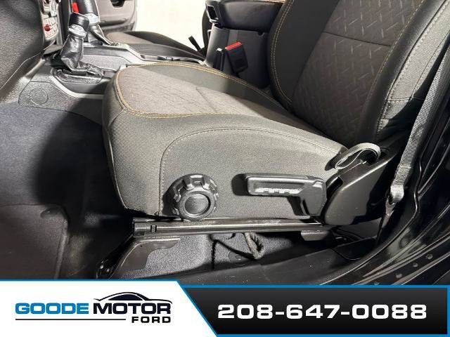 Used 2025 Jeep Gladiator Mojave w/ Convenience Group AWD/4WD image 12