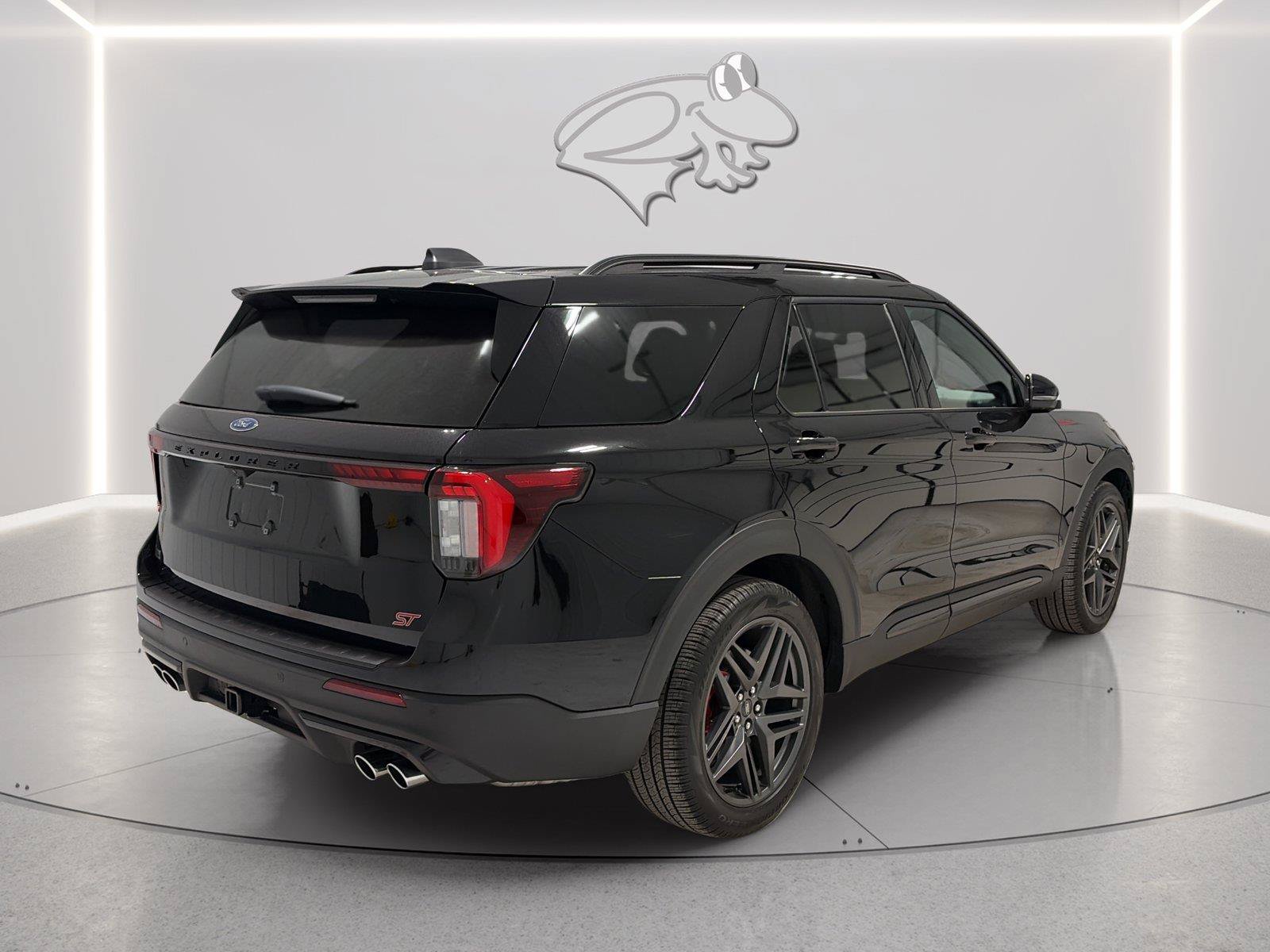 Certified 2025 Ford Explorer ST AWD/4WD image 5