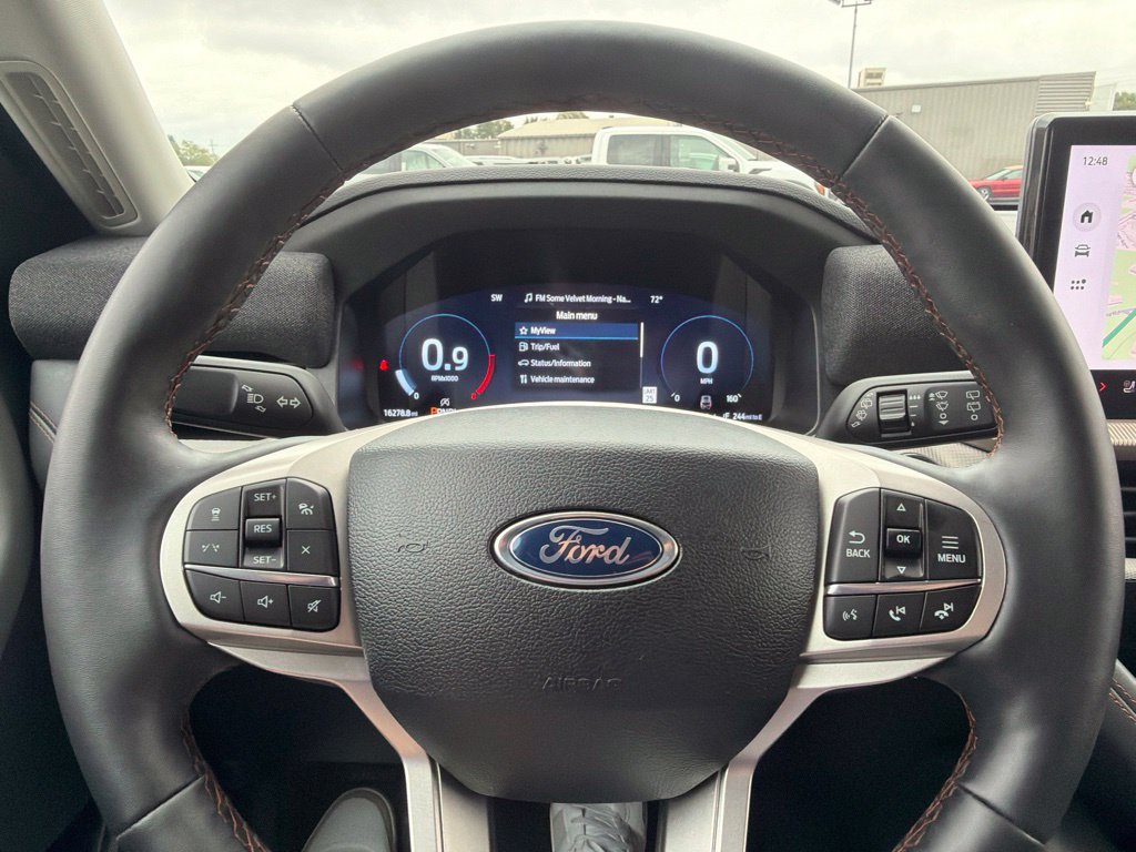 Certified 2025 Ford Explorer Active w/ Active Comfort Package AWD/4WD image 17