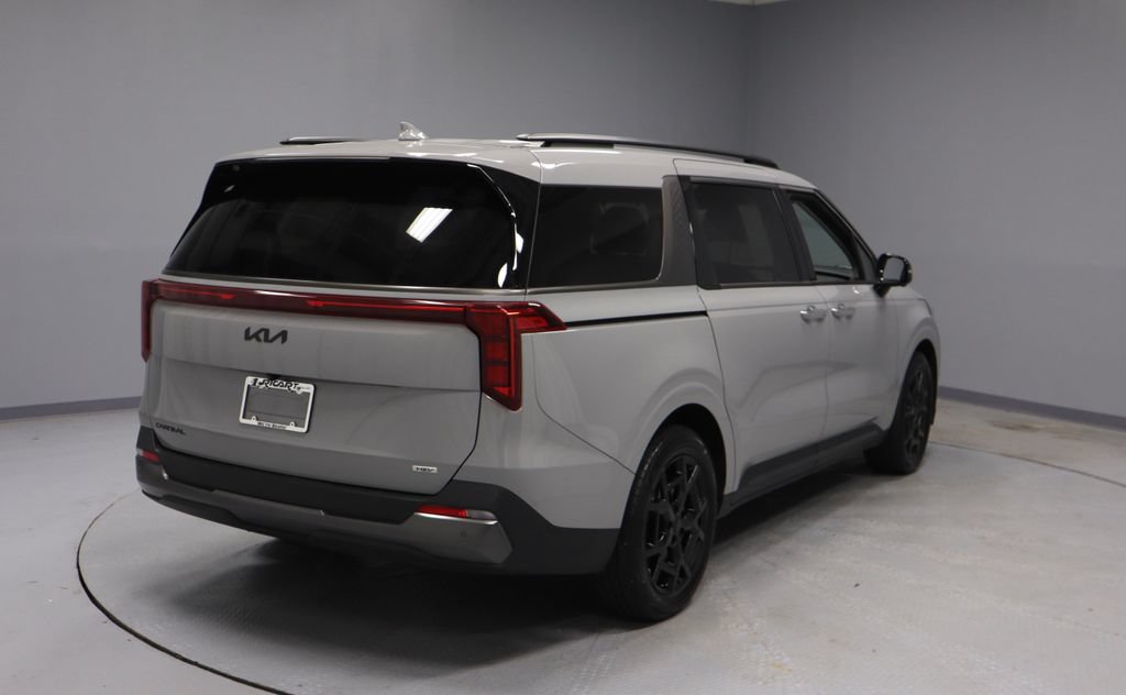 Used 2026 Kia Carnival SX w/ SX Dark Edition Package FWD image 11