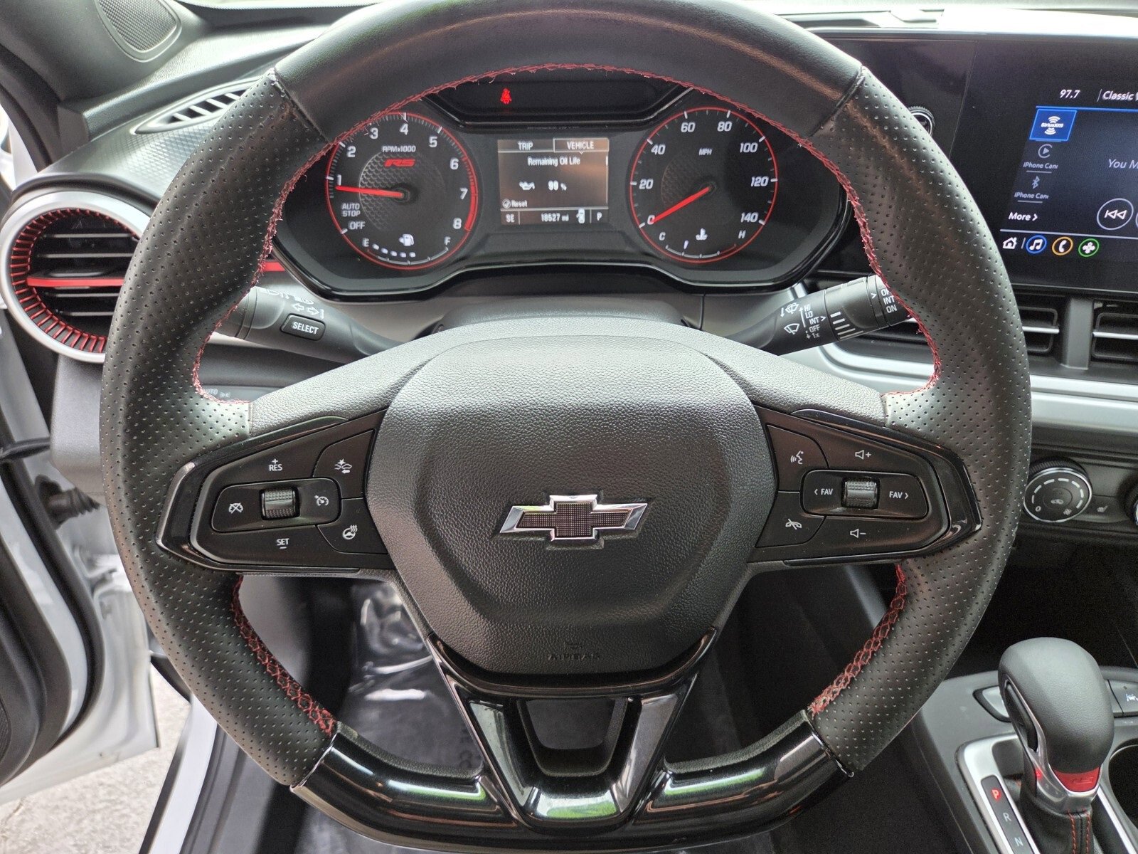 Used 2024 Chevrolet Trax RS w/ Sunroof Package image 19