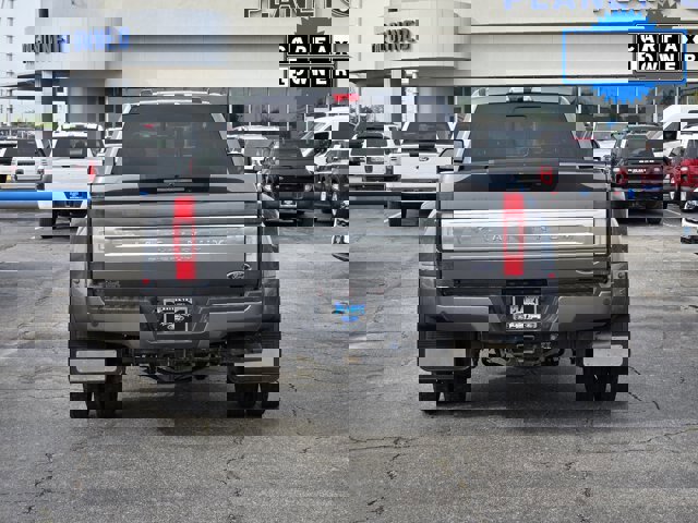 Certified 2022 Ford F450 Platinum w/ FX4 Off-Road Package image 3