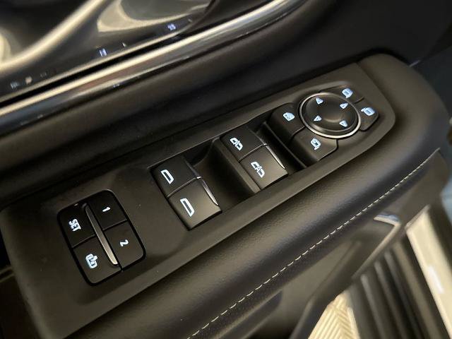 Used 2024 Chevrolet Suburban Premier w/ Advanced Technology Package RWD image 15