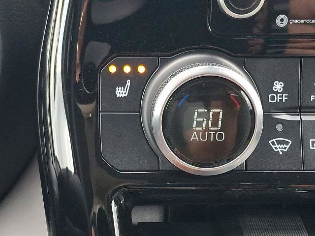 Used 2022 Toyota Highlander XLE AWD/4WD image 26