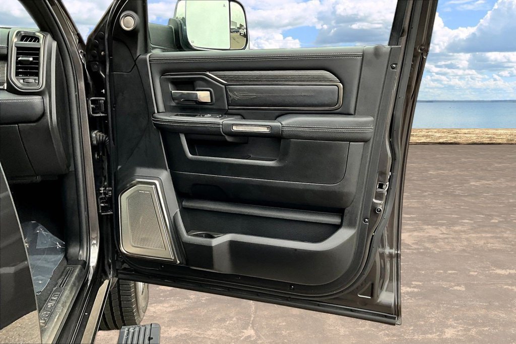 Used 2019 RAM 2500 Limited AWD/4WD image 31