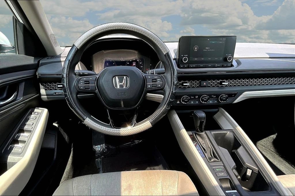 Used 2023 Honda Accord EX image 10