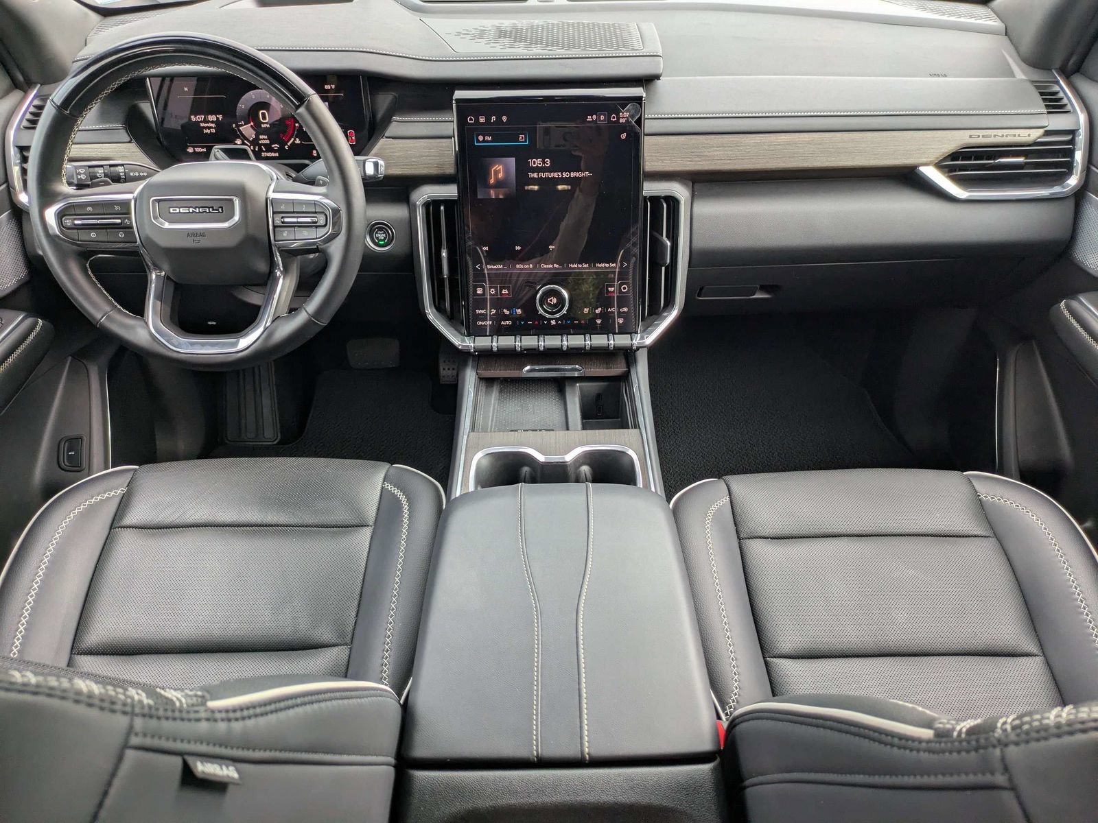 Used 2025 GMC Acadia Denali w/ Super Cruise Package FWD image 16