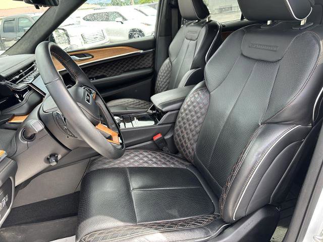 Used 2024 Jeep Grand Cherokee Summit AWD/4WD image 15