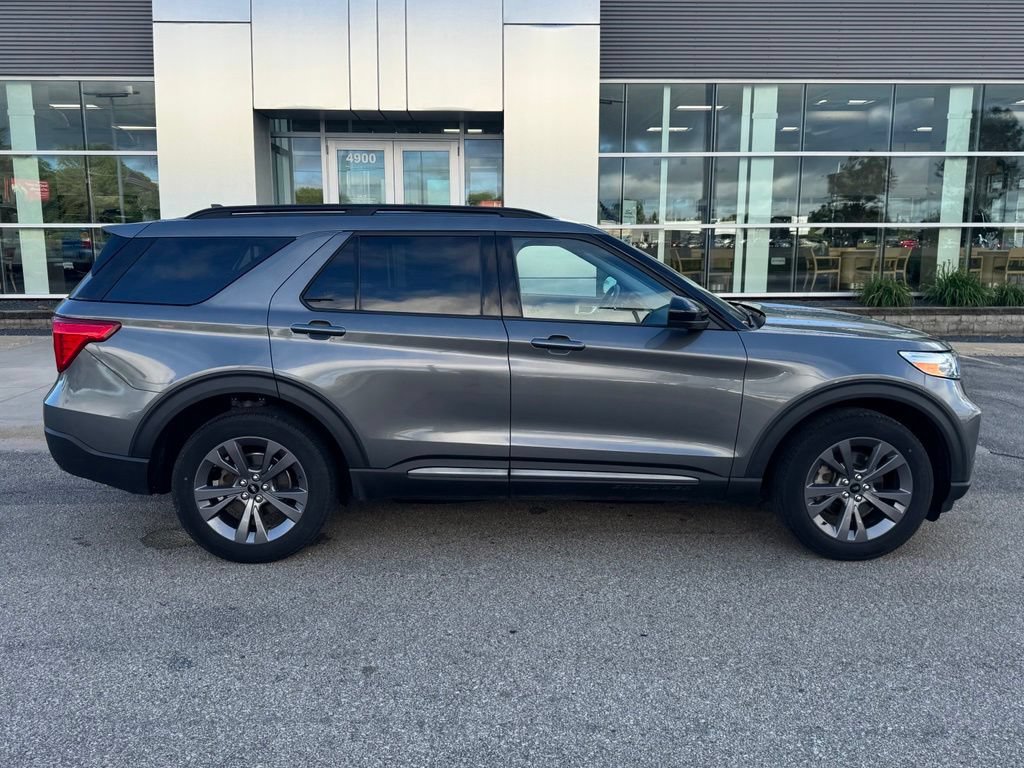 Certified 2023 Ford Explorer XLT w/ Equipment Group 202A AWD/4WD image 40