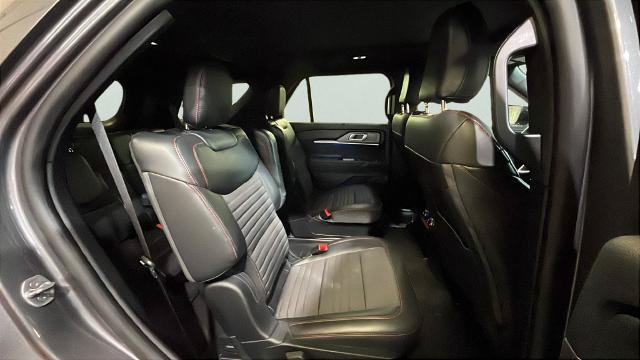 Certified 2025 Ford Explorer ST-Line w/ Premium Package AWD/4WD image 20