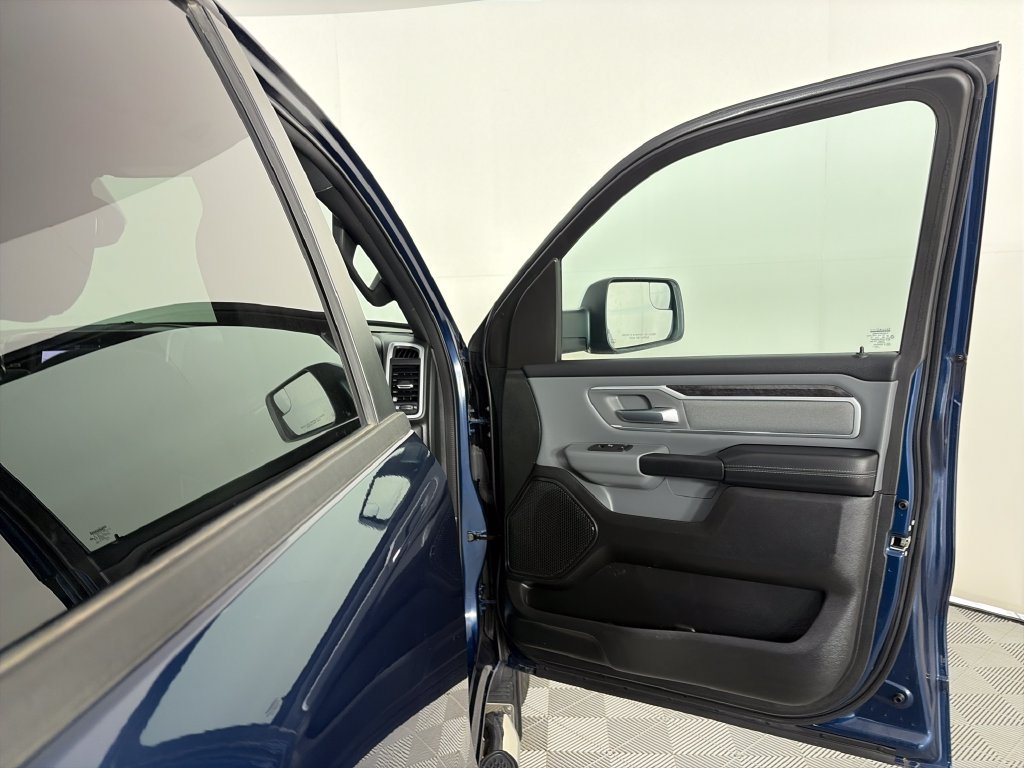 Used 2022 RAM 1500 Big Horn AWD/4WD image 30