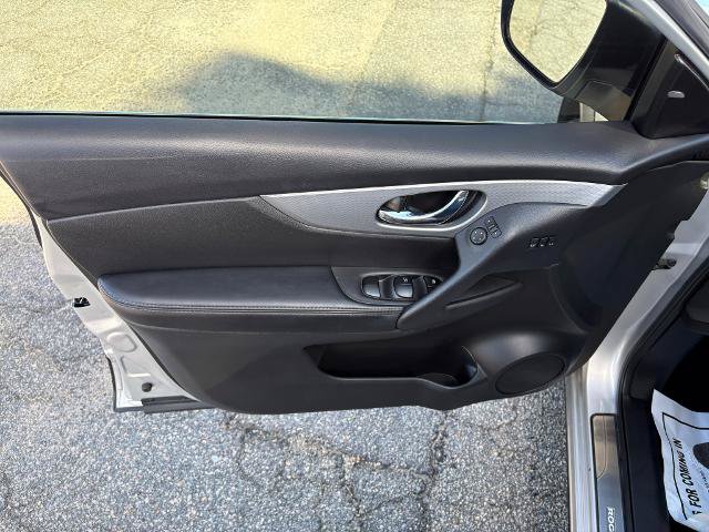 Used 2020 Nissan Rogue Sport SL w/ Premium Package FWD image 9