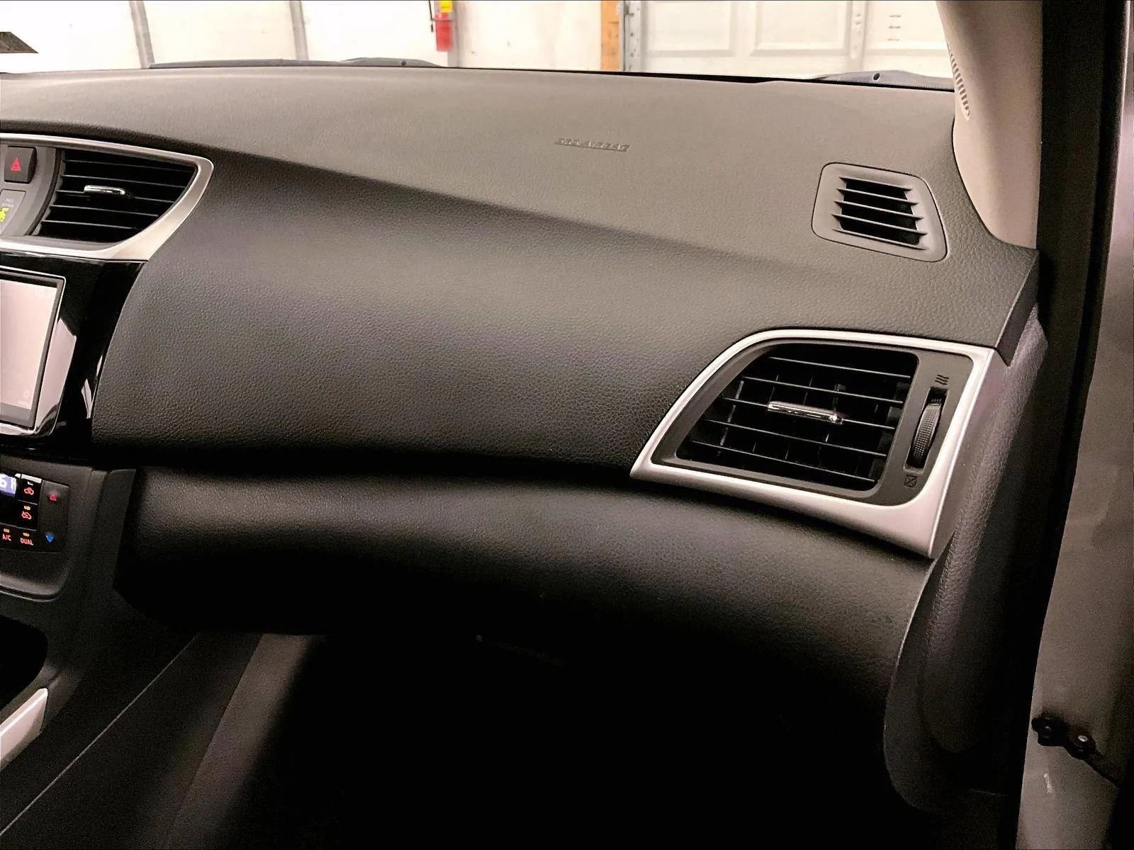 Used 2019 Nissan Sentra SV FWD image 15