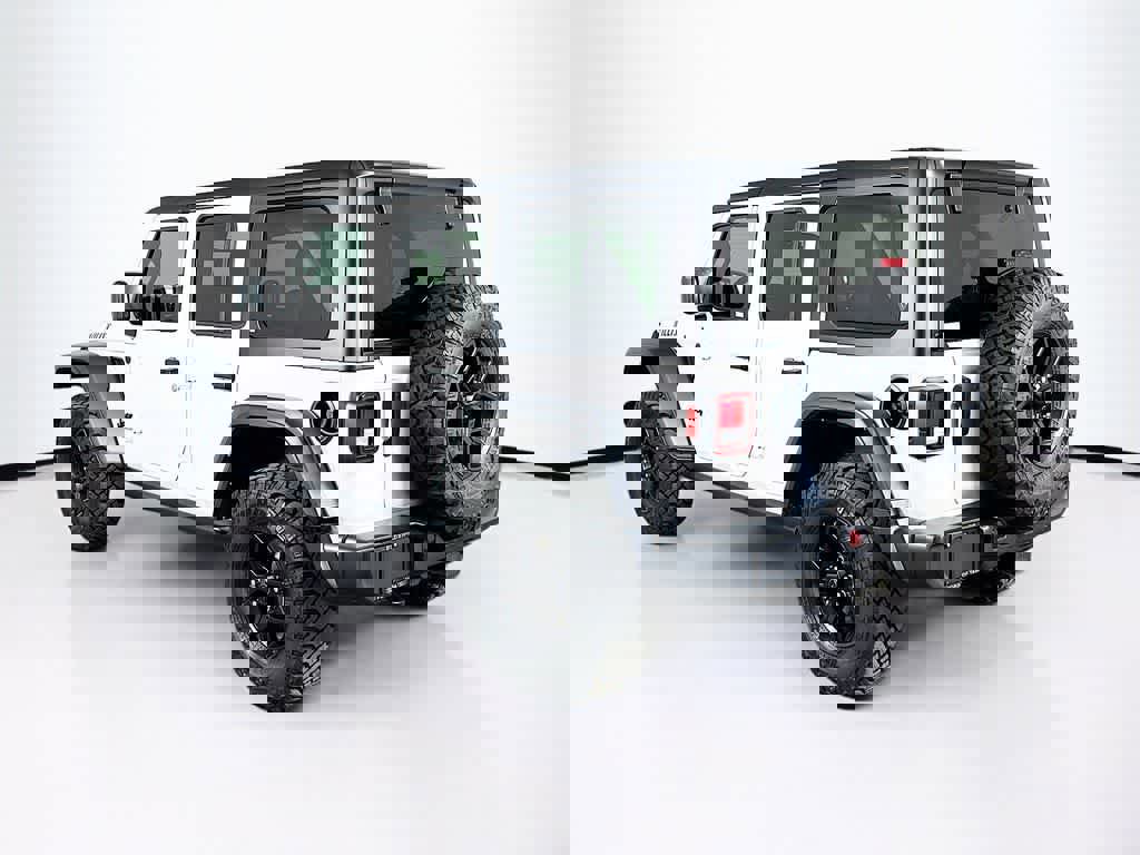 Used 2024 Jeep Wrangler Willys image 3