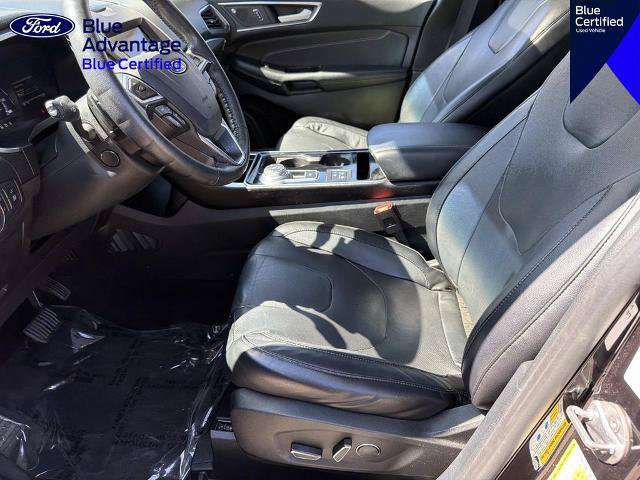 Certified 2019 Ford Edge Titanium w/ Equipment Group 301A AWD/4WD image 17