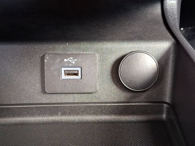Certified 2018 Ford Fusion SE FWD image 24