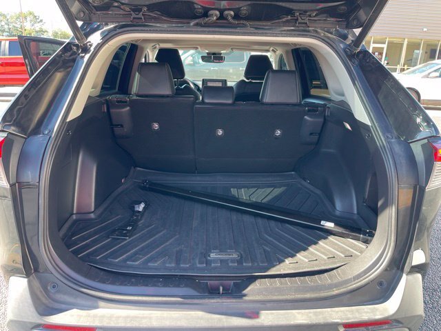 Used 2022 Toyota RAV4 XLE Premium FWD image 32