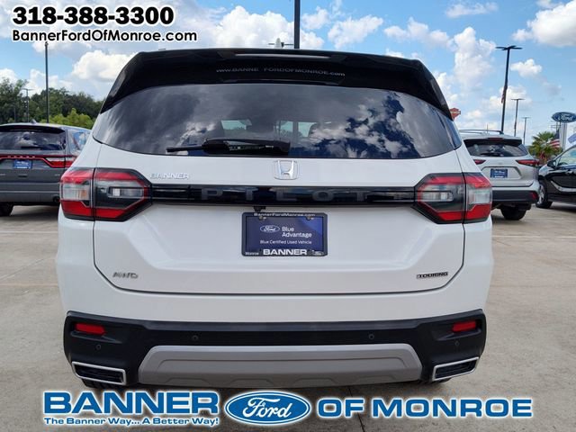 Used 2023 Honda Pilot Touring image 4