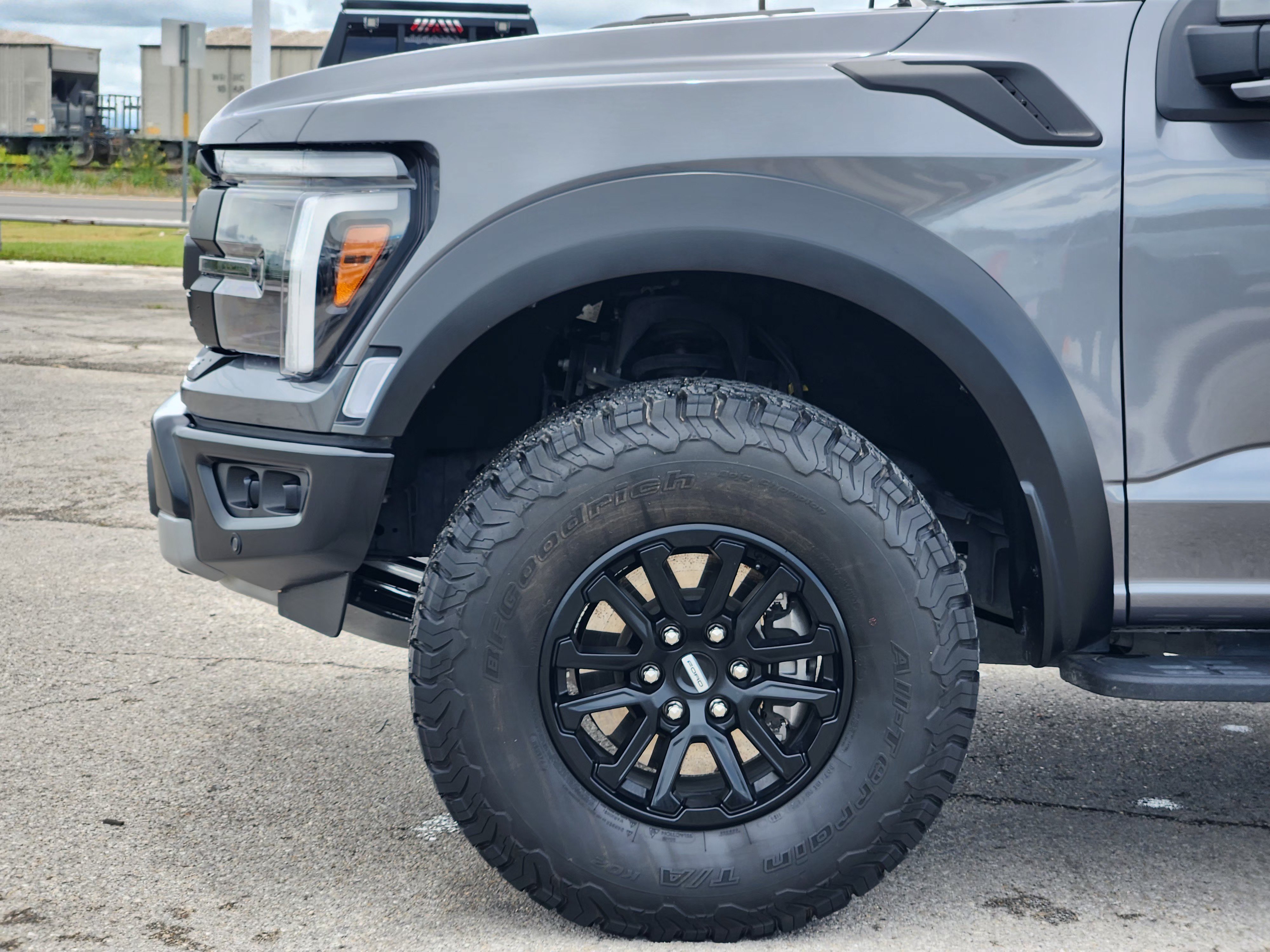 Certified 2024 Ford F150 Raptor AWD/4WD image 9
